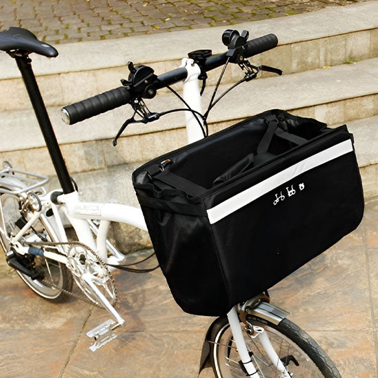 Panier-pour-velos-noir-sur-velo-blanc