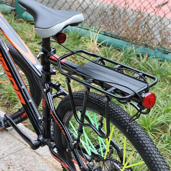 Porte-bagage-velo-avec-reflecteur-rouge