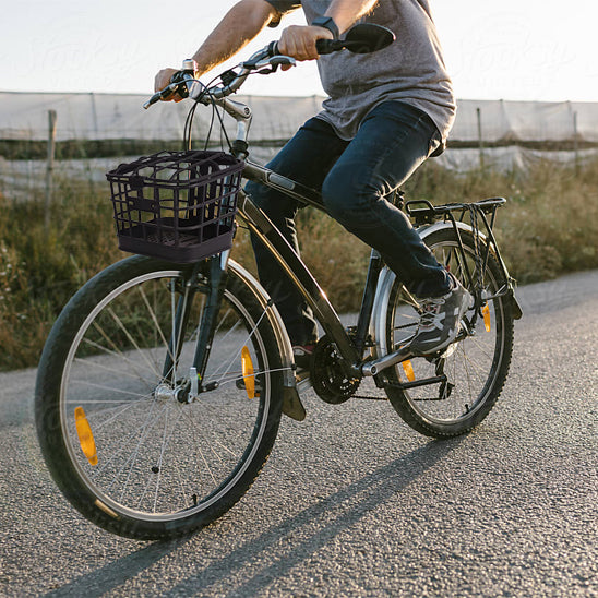 Velo panier noir en plastique avant