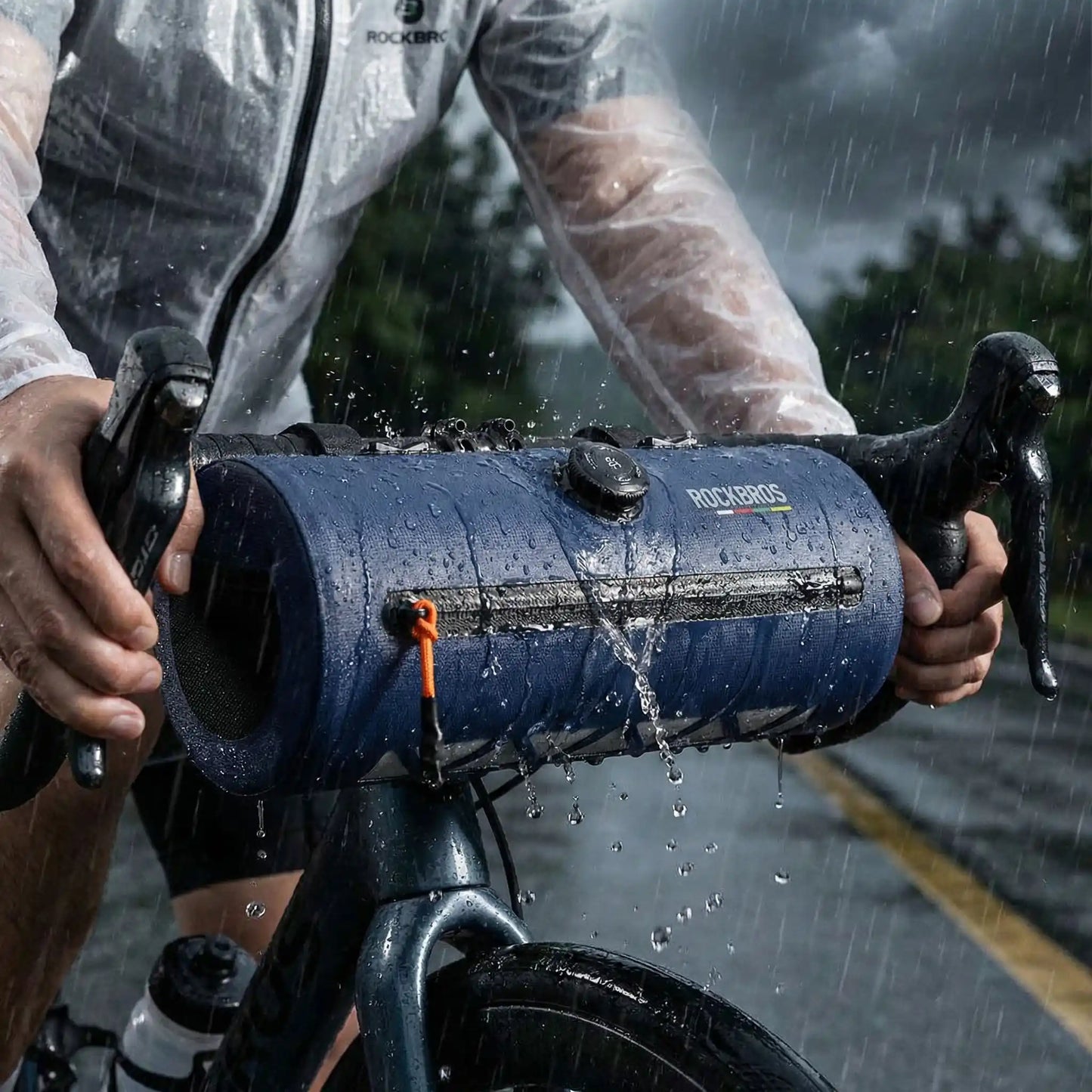 Sac-velo-pour-guidon-pluie-bleu-marine